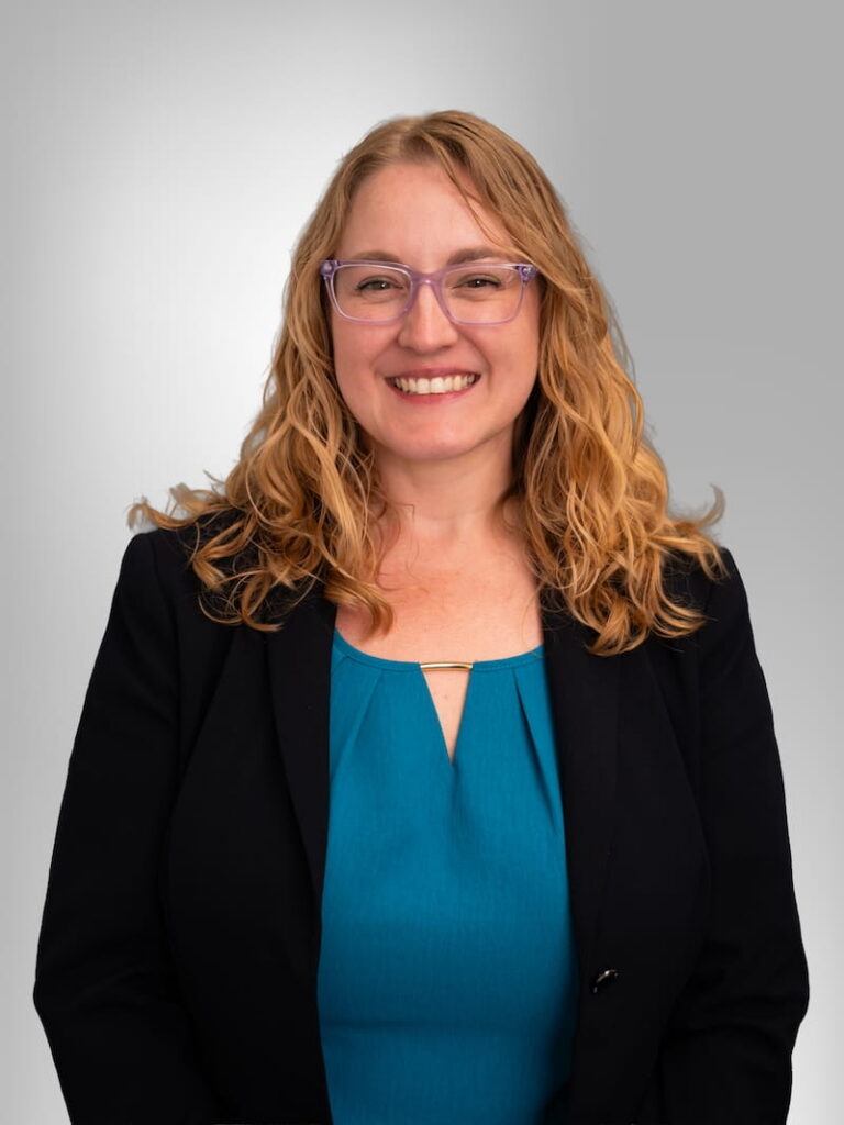LtR Headshot Vicki Rusu1